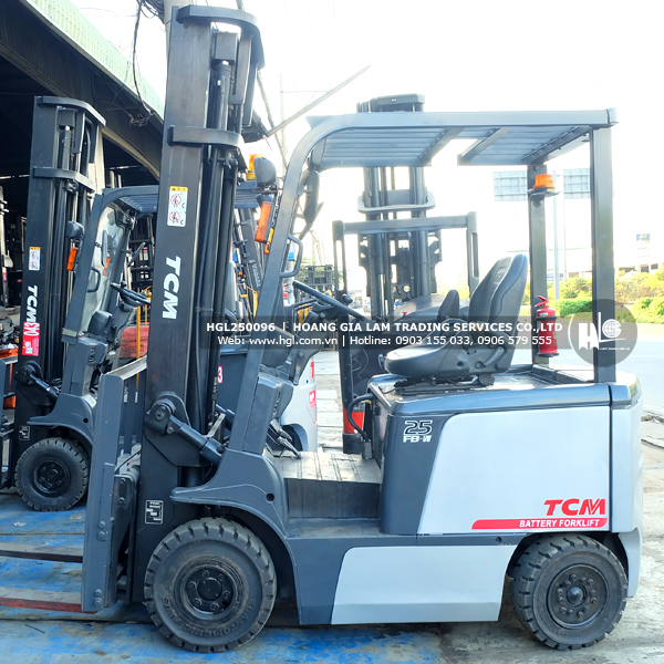 xe-nang-dien-2.5-tan-TCM-FB25-7-96-p1