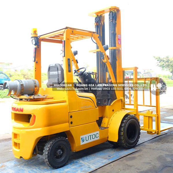 xe-nang-nissan-3-tan-UGL02A30W-168-p5